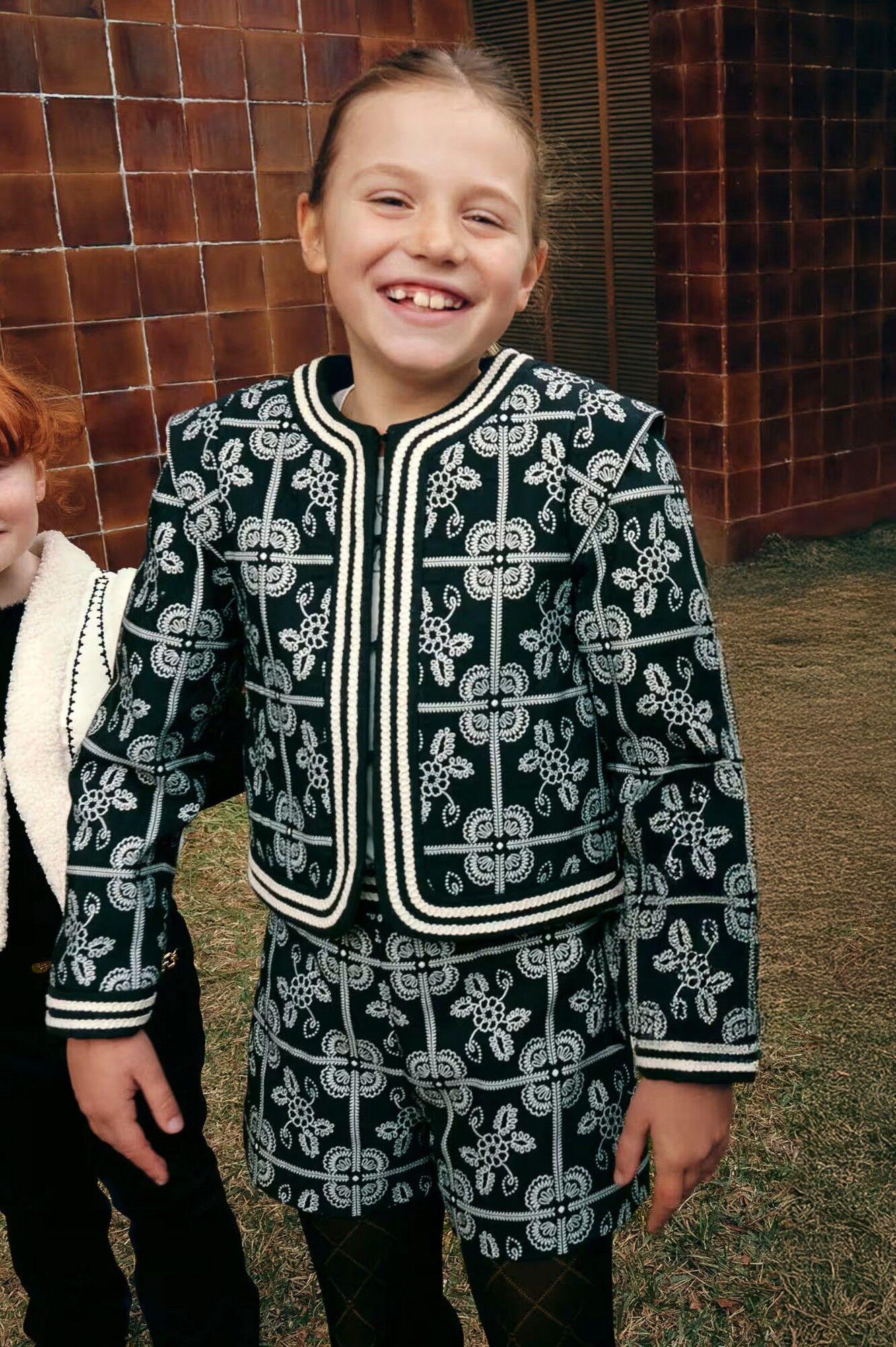 Шорты дев. АРТ.5715,чер-бел,пэ-хл